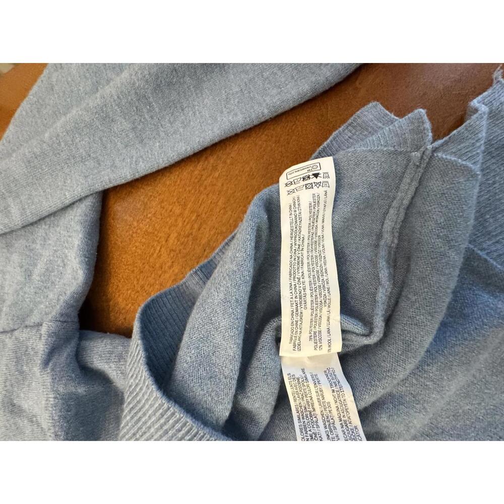Women’s Light Blue Crew Neck Sweater, Size Large - Picture 3 of 7
